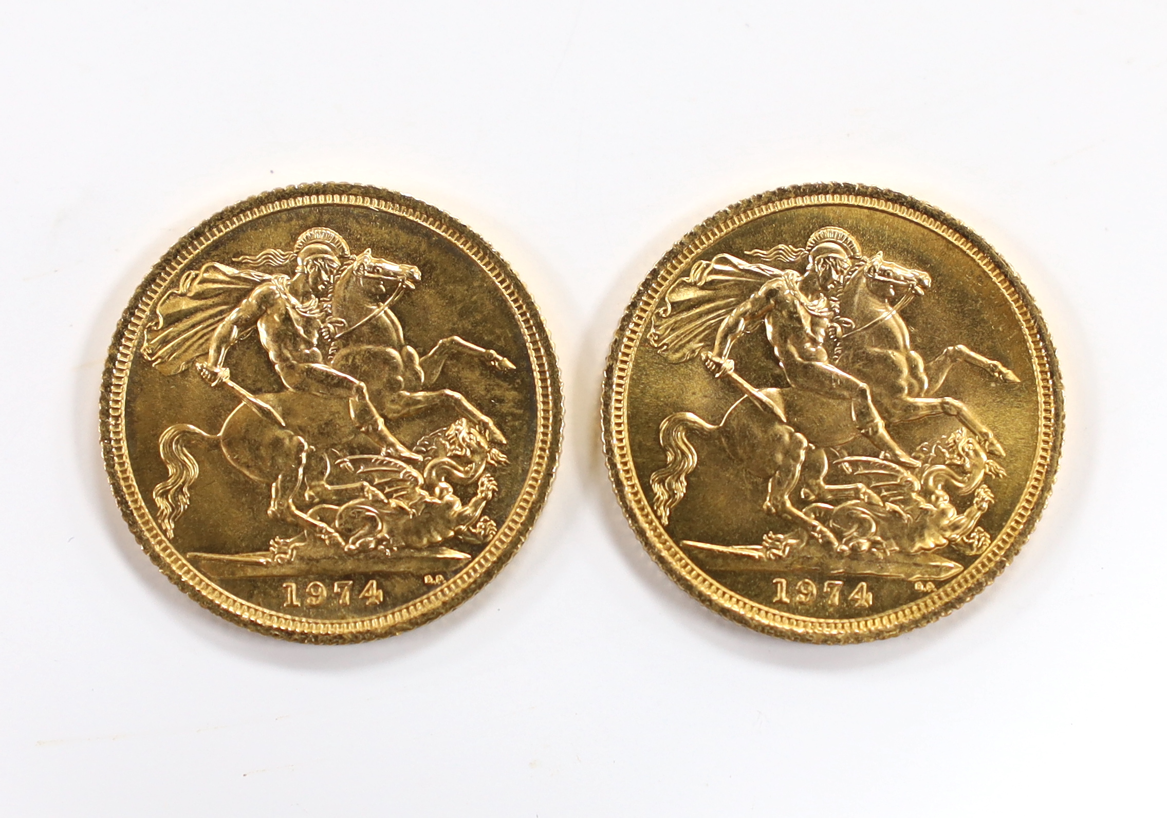 British gold coins - Two QEII gold sovereigns, 1974, near UNC, (S4204)